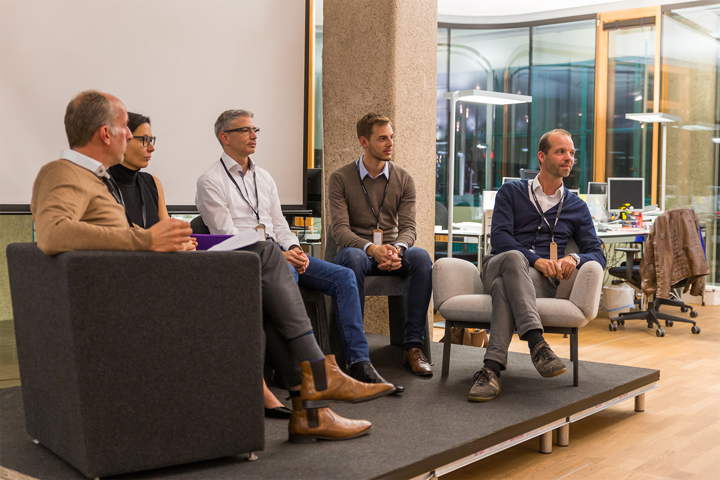 Herbert Kling, Elisabeth Kneidinger, Franz-Xaver Burner, David Gargitter, and Albert Ortig on stage.