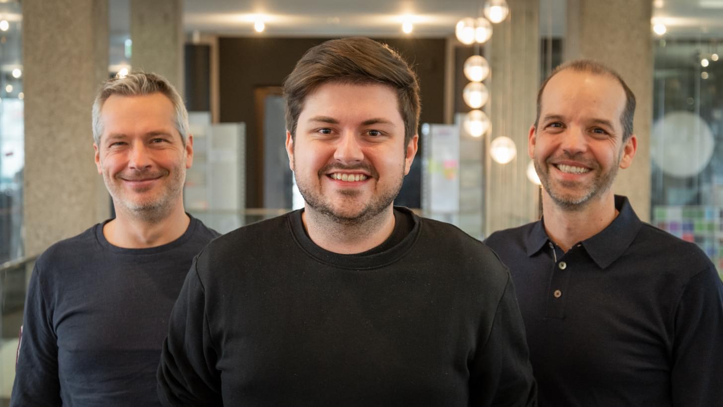 Porträt von Stephan Lechner (CFO Netural), Dominik Angerer (CEO Storyblok) und Albert Ortig (CEO Netural).