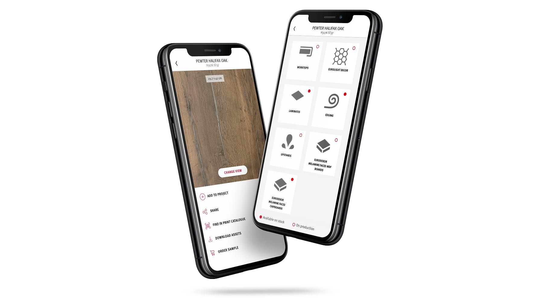 Zwei Smartphones mit EGGER App zeigen Dekoransicht und verfügbare Produkte für Pewter Halifax Oak.