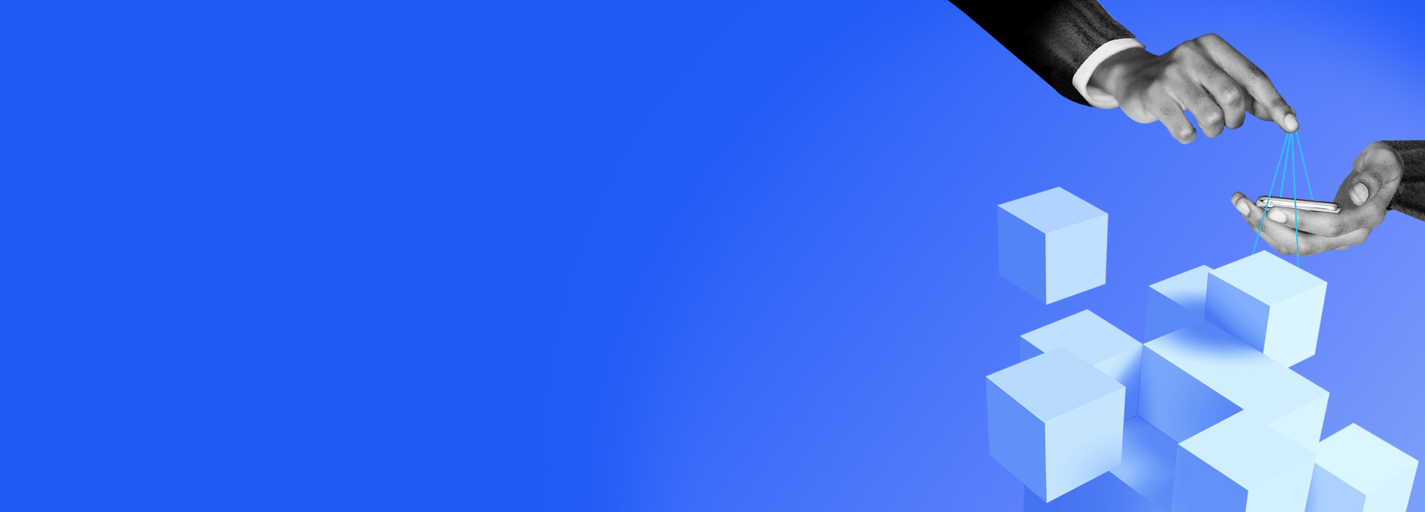 Eine Hand, die 3D-Würfel mit einem Smartphone vor blauem Hintergrund manipuliert.