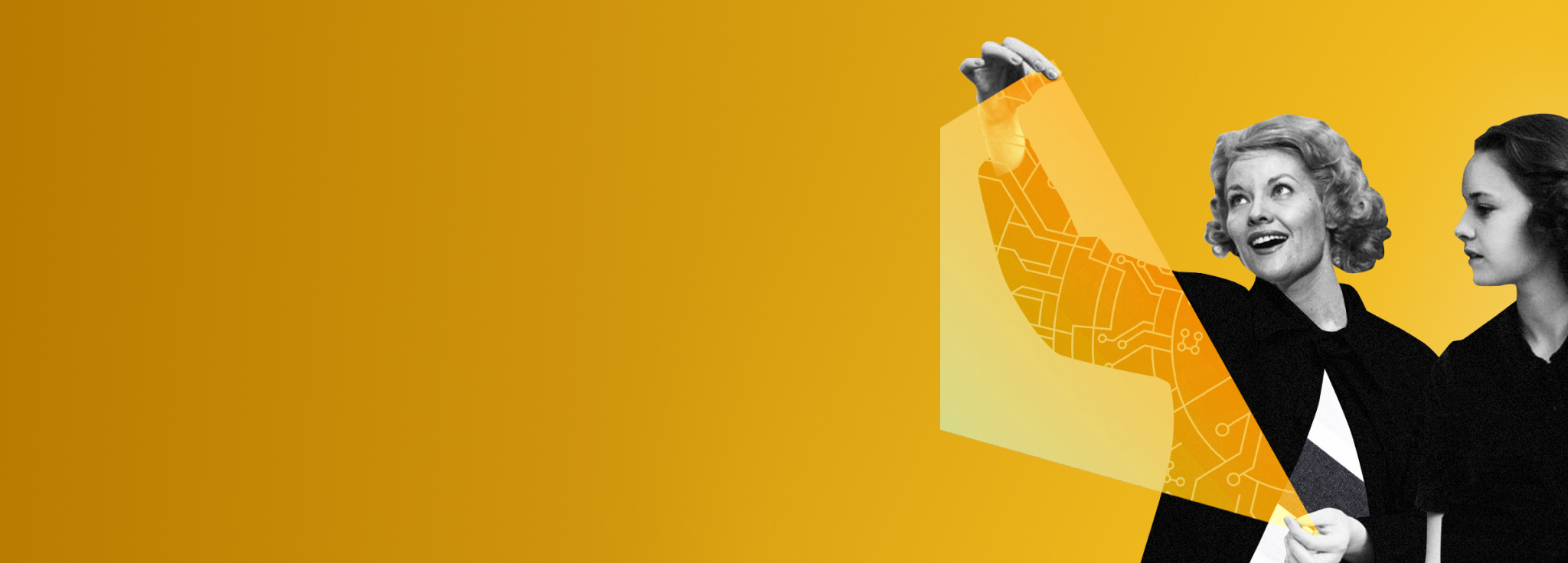 Zwei Frauen betrachten eine leuchtend gelbe, transparente Folie mit Schaltkreis-Mustern.