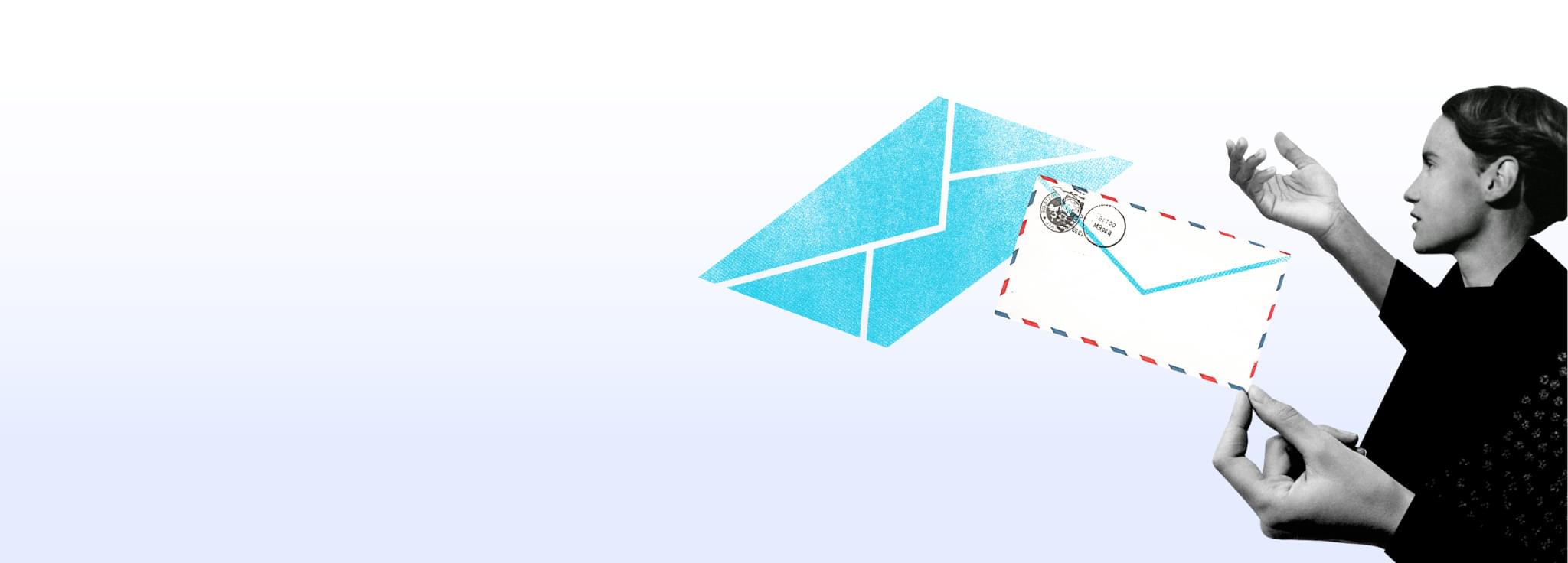 Eine Person hält einen Brief in der Hand, während ein weiterer Umschlag im Hintergrund schwebt.