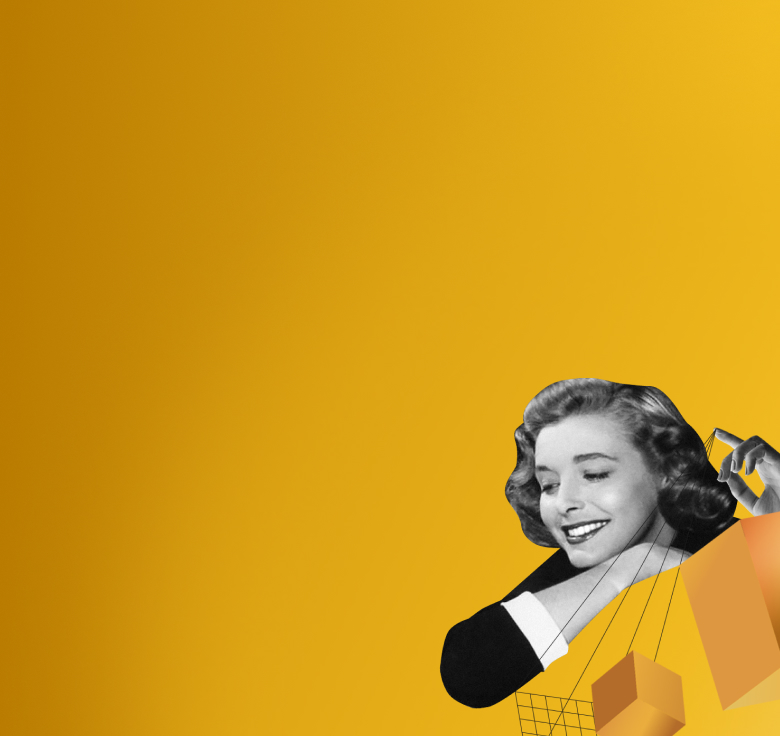 Eine lächelnde Frau in Schwarz-Weiß blickt auf schwebende goldene Würfel, die mit feinen Linien verbunden sind, vor gelbem Hintergrund.