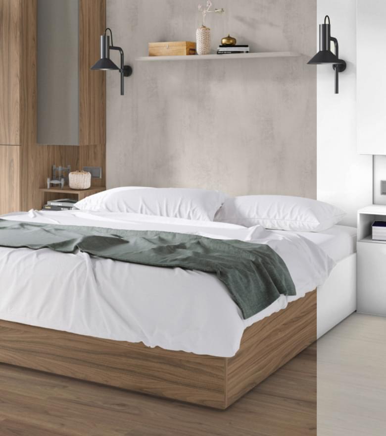 Geteilte Ansicht eines Schlafzimmers mit zwei verschiedenen Dekor Stilen.