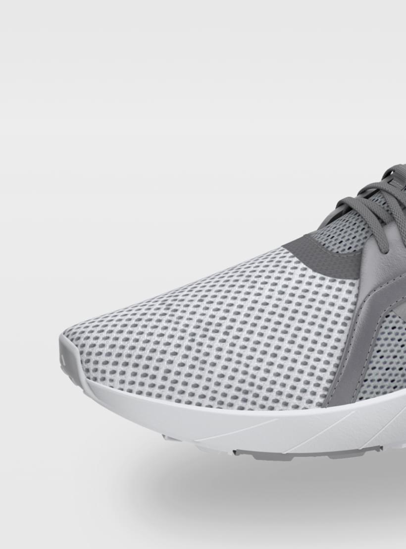 Grauer Adidas Khoe Run Schuhe mit weiß-grauem Mesh-Obermaterial, seitlichen Streifen und weißer Sohle auf weißem Hintergrund.